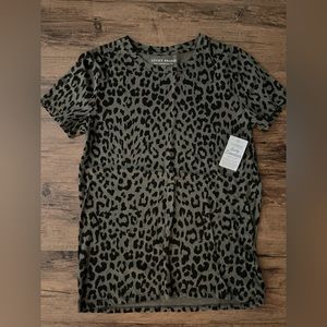 NWT LUCKY BRAND CLASSIC TEE OLIVE AND BLACK PRINT SIZE SMALL